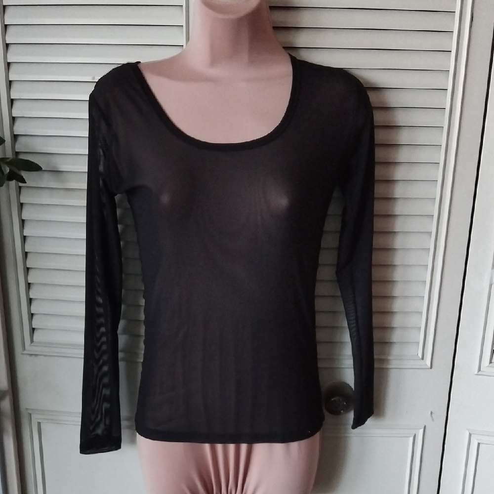 Long Sleeve Scoop Neck Top